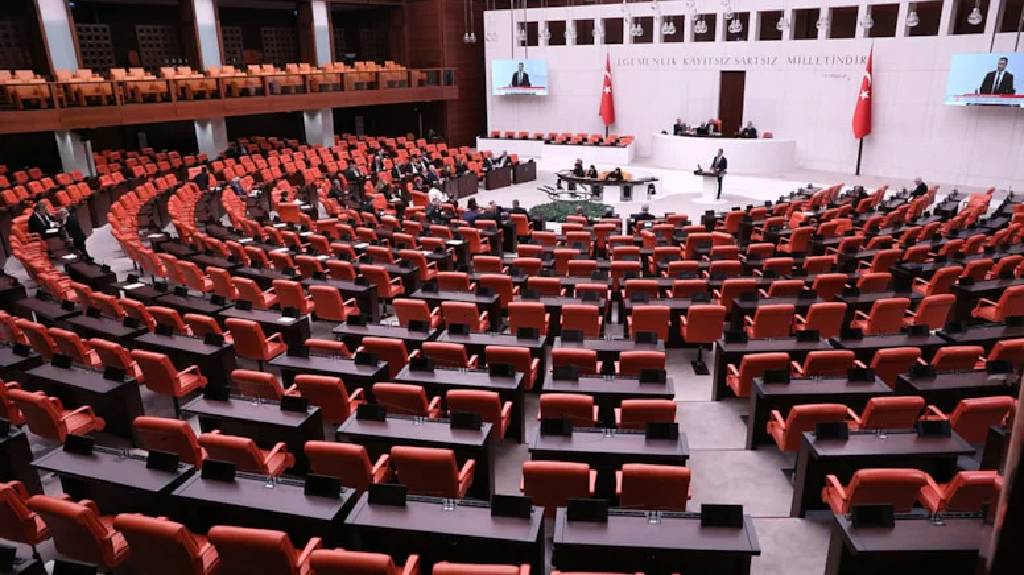 Bolu'daki yangın faciasıyla ilgili komisyon kuruldu! Meclis sıraları boş kaldı...