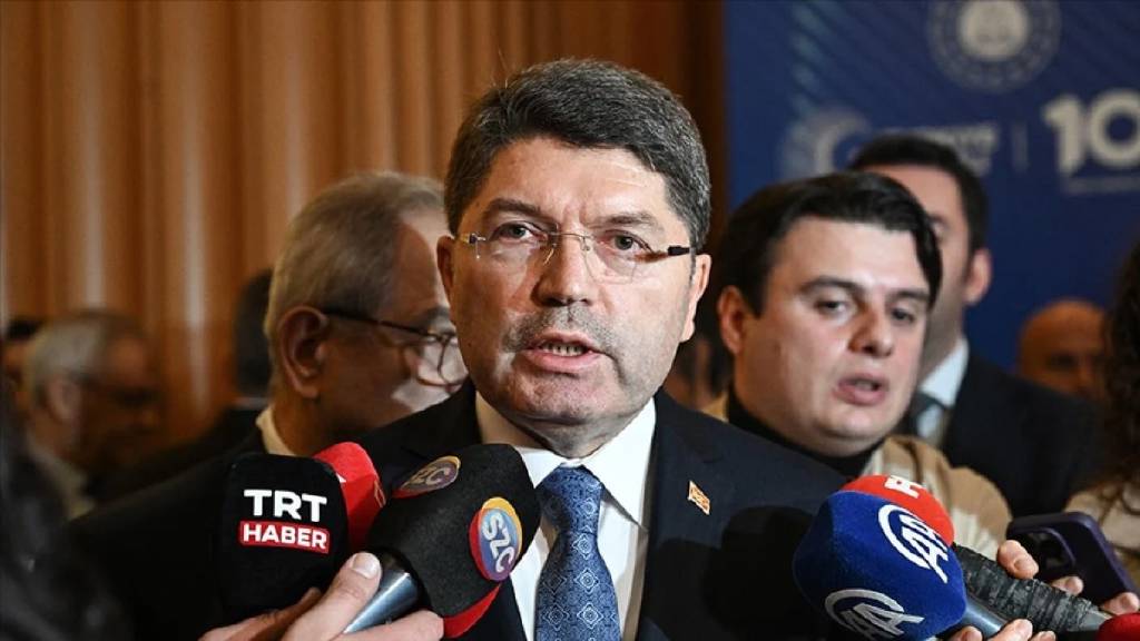 Bakan Tunç'tan CHP'ye tepki: Tehditkar açıklamalar kabul edilemez