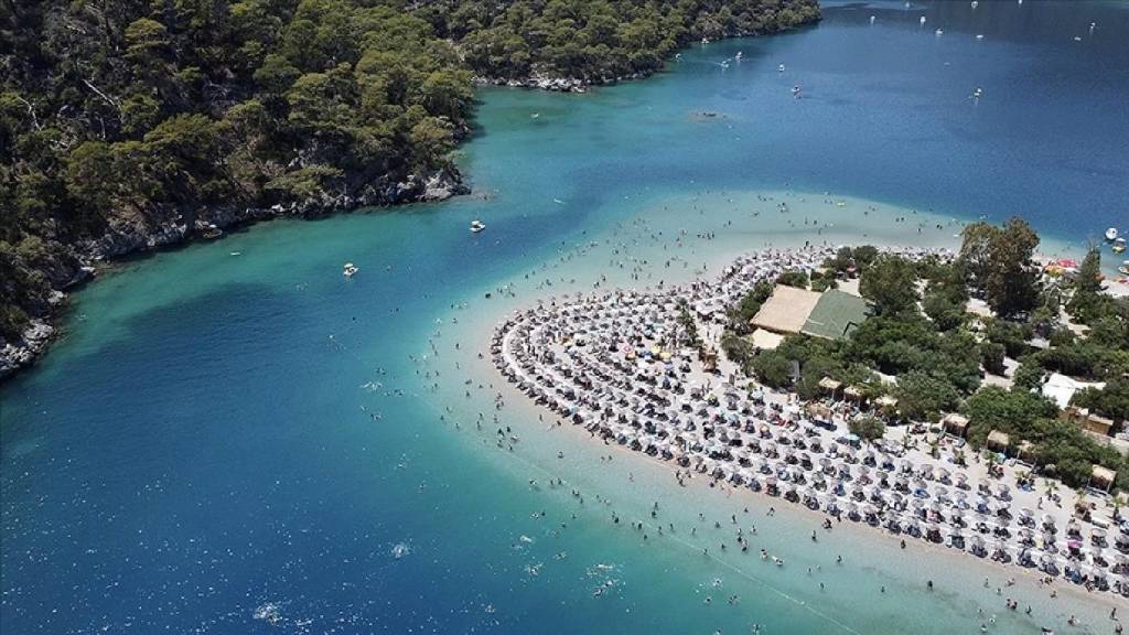 Türkiye turizm gelirlerinde rekor kırdı...
