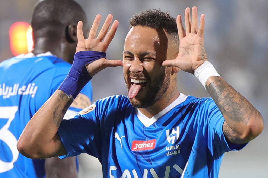 Neymar, kariyerine başladığı kulüp olan Santos’a döndü