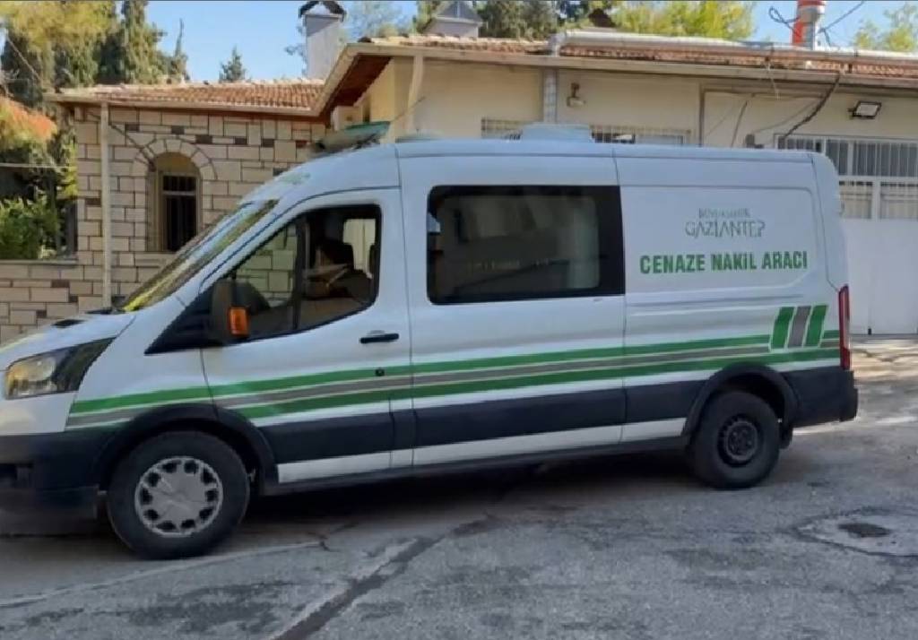 Gaziantep'te motosiklet ağaca çarptı: 2 çocuk öldü