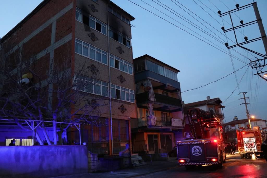 Yangında, çocuklarını kurtaran Suriyeli anne öldü