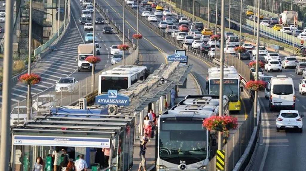 İstanbul'da toplu taşımaya zam geldi mi? UKOME'den kritik karar