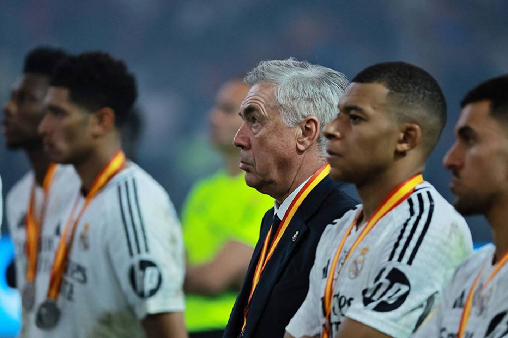 Real Madrid'in deneyimli teknik adamın geleceğiyle ilgili kararını verdiği belirtildi