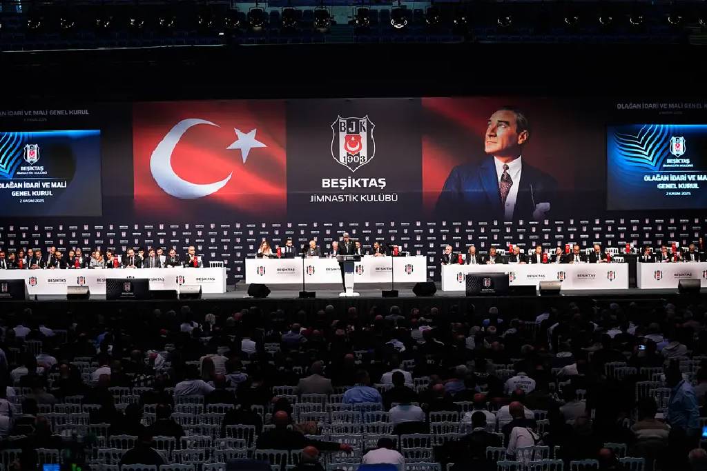 Serdal Adalı "Beşiktaş'a hayırlı olsun" diyerek açıkladı