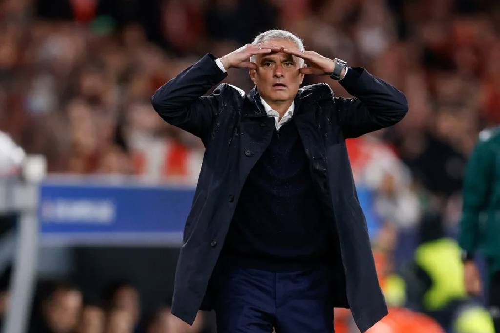 Mourinho, Benfica'da dibi görmek üzere