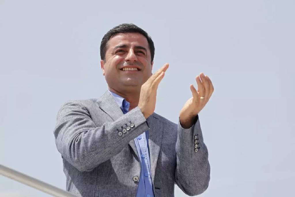 Demirtaş'tan Bahçeli ve Özel'e teşekkür