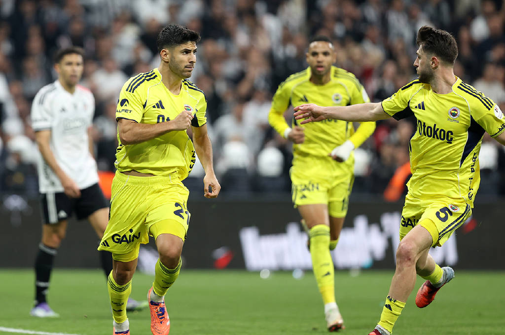 Fenerbahçe, geriden gelerek Beşiktaş'ı deplasmanda mağlup etti: 3-2