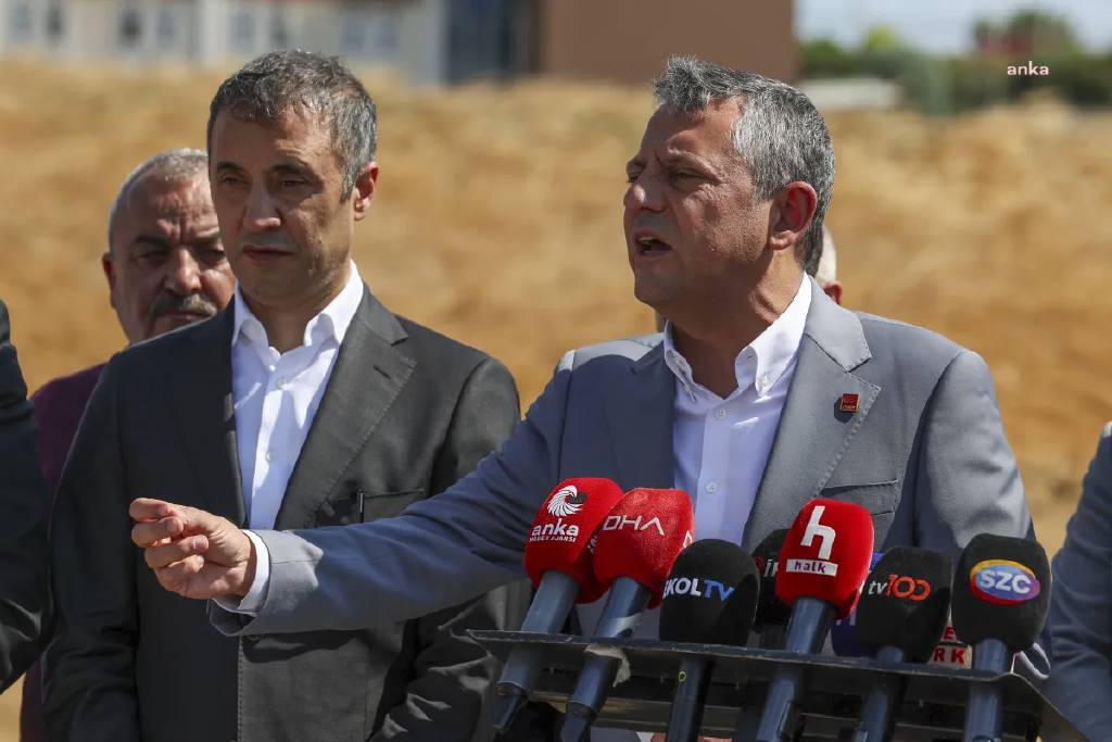  Özel, İmamoğlu’nu ziyaret etmek üzere Silivri'ye gitti