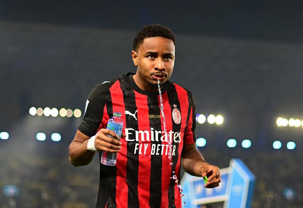 Süper Lig'de iki ezeli rakibin de yıldız futbolcuyla adı anılıyor