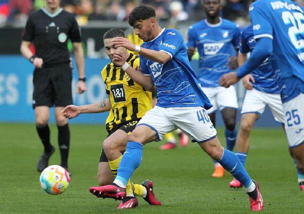 Galatasaray ile anılıyordu, planlar değişti