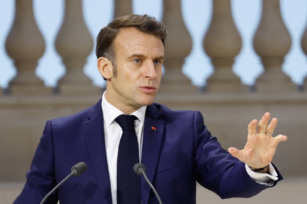 Macron, Trump’a seslendi! ‘Putin'e karşı zayıf olamazsın’