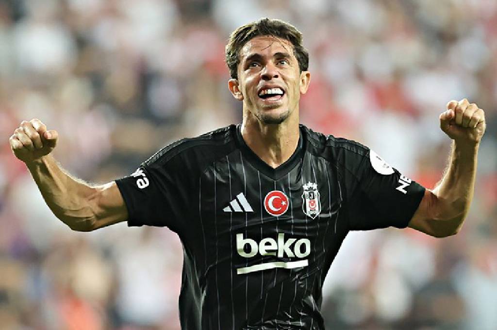 Beşiktaş'lı oyuncuya Brezilya ekibi Corinthians’ın talip olduğu öne sürüldü