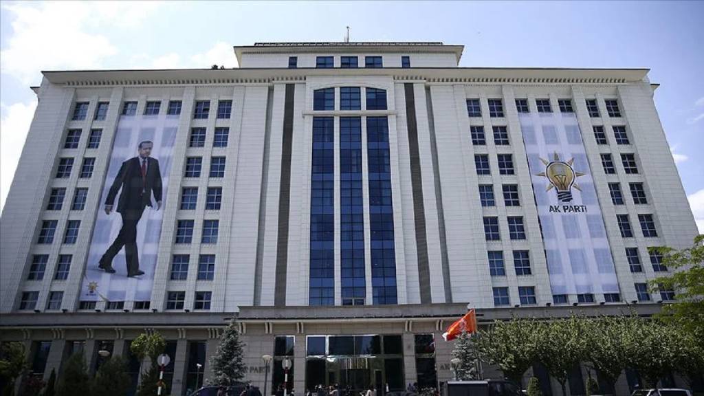 AK Parti, milletvekili sayısını 272'ye yükseltti