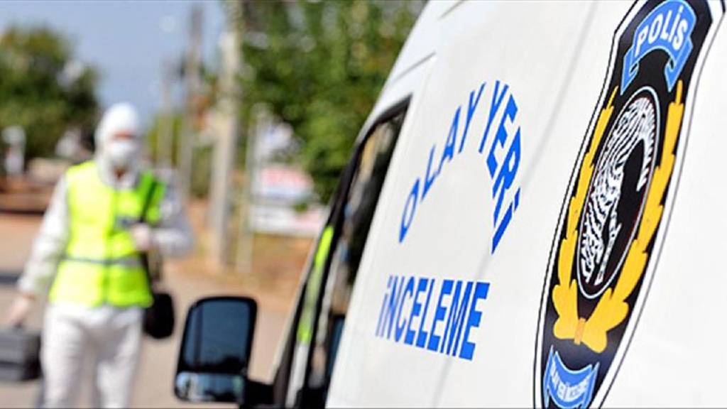 Sakarya'da tartışma kanlı bitti! Sinir krizi geçiren adam kendini bıçakladı...