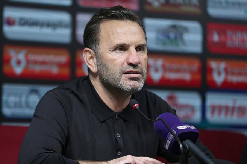 Okan Buruk, kritik maç öncesinde basın toplantısı düzenledi