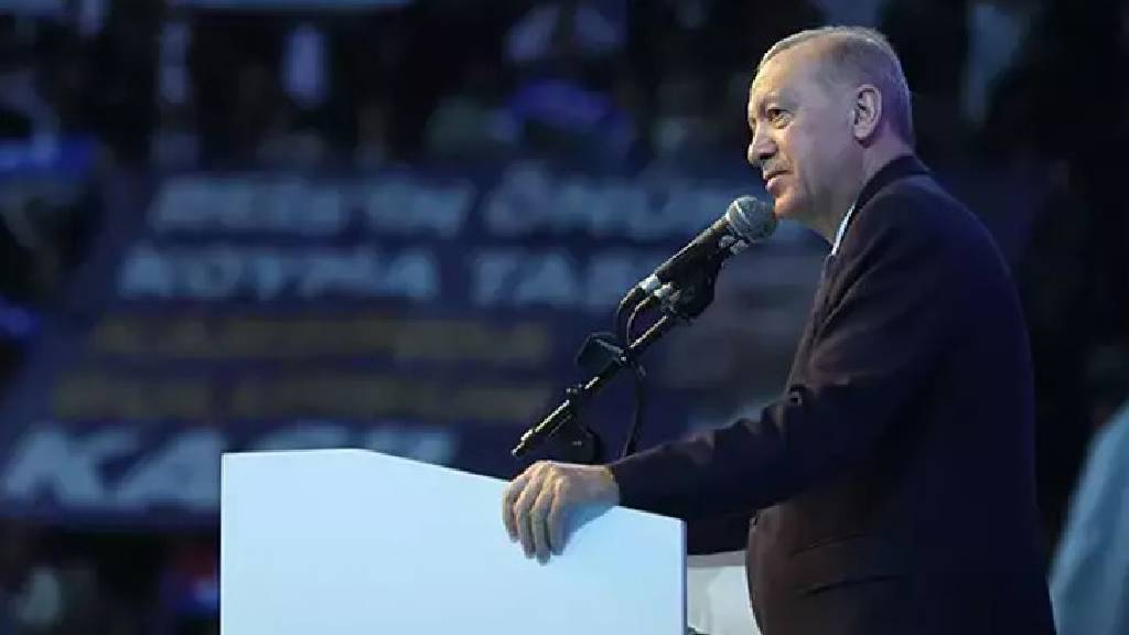 Cumhurbaşkanı Erdoğan, CHP’ye İzmir üzerinden yüklendi! ‘Körfez’e yaklaşılmıyor, yağmur çiselese su basıyor’