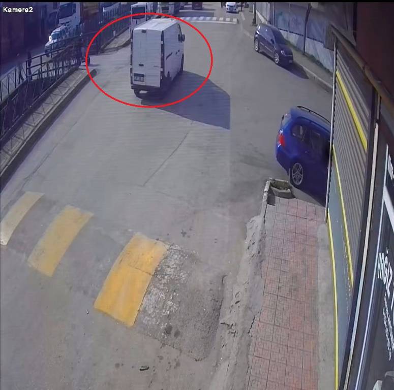 Bursa'da 17 yaşındaki sürücü, kız çocuğuna çarptı! Yaşam savaşı veren voleybolcunun babası, adalet istiyor