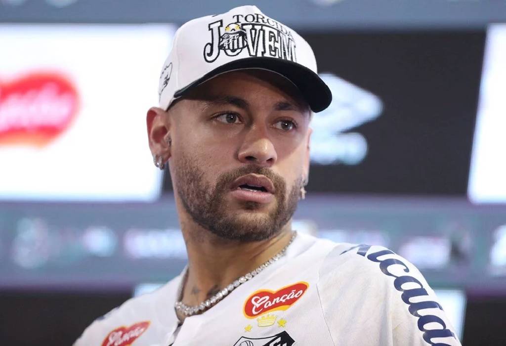 Neymar evine döndü! Seremonide göz yaşlarına hakim olamadı