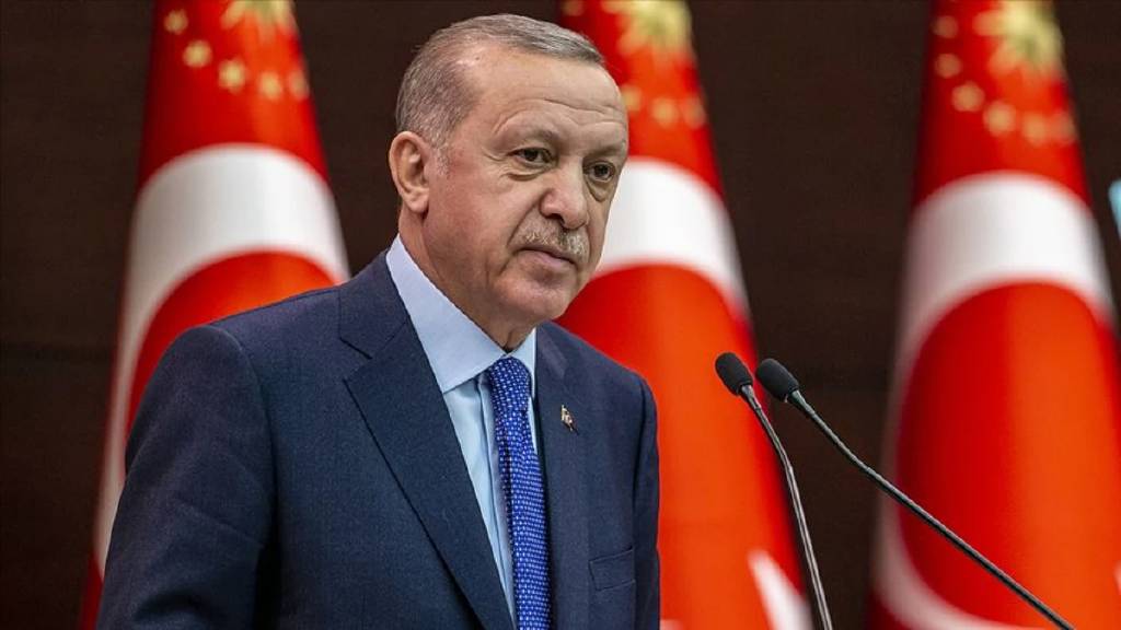 Cumhurbaşkanı Erdoğan, vefatının yıl dönümünde eski İBB Başkanı Kadir Topbaş'ı andı