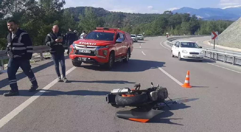 Antalya'da feci kaza! Polis memuru hayatını kaybetti...