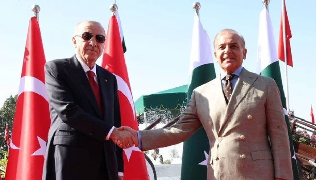 Cumhurbaşkanı Erdoğan Pakistan'da: Terörle mücadeledeki büyük fedakarlıkları takdir ediyoruz