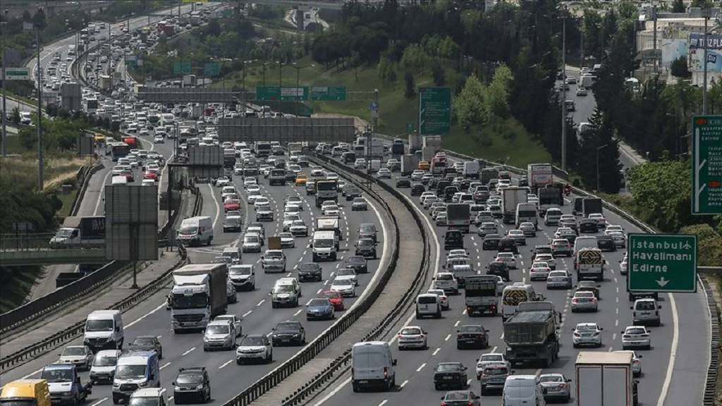 Ocak ayında 165 bin 734 adet taşıtın trafiğe kaydı yapıldı...
