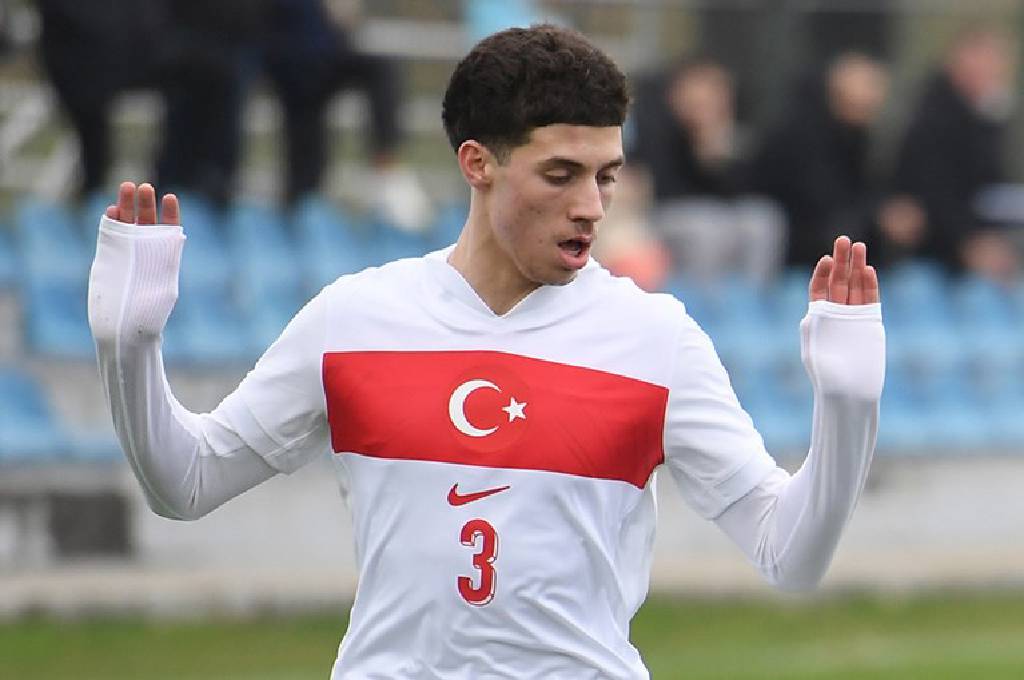 Norwich, genç Türk yetenek ile yeni sözleşme imzaladı