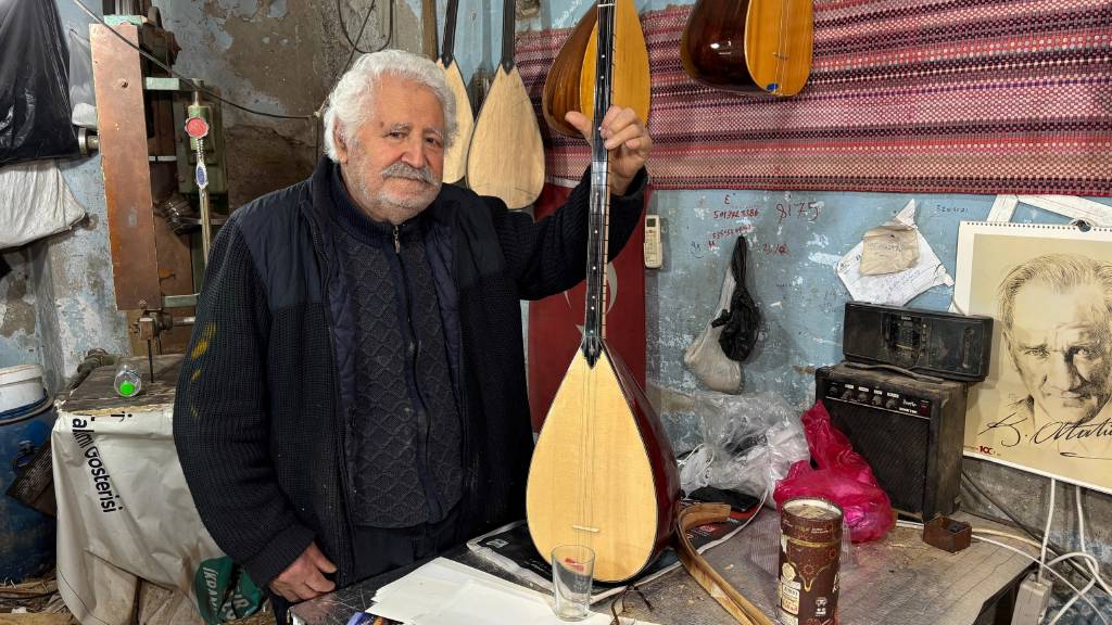 Ferdi Tayfur şarkılarını bu dükkanda besteledi...