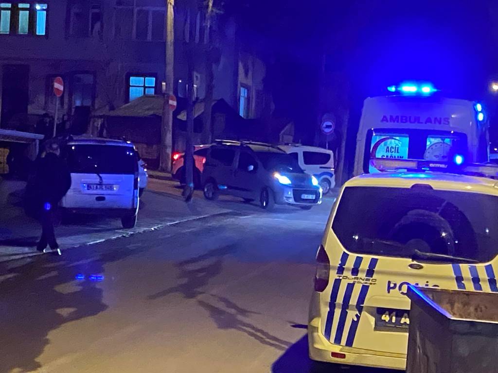 Kocaeli'de yaşlı adam, kavgayı ayırmaya çalışırken kalp krizinden öldü!