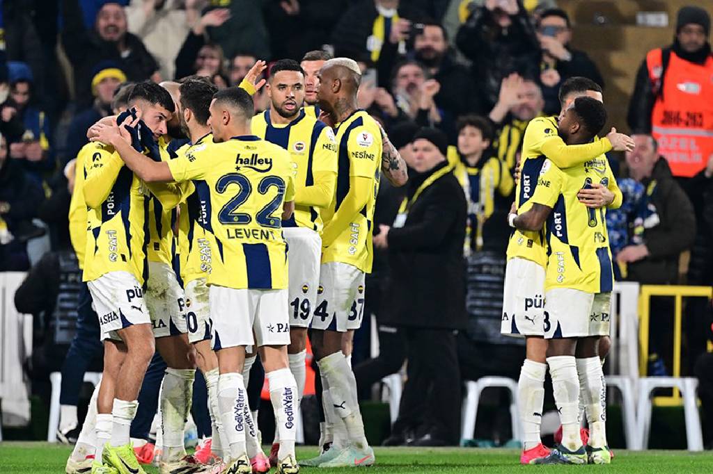Fenerbahçe'nin Belçika kamp kadrosu belli oldu