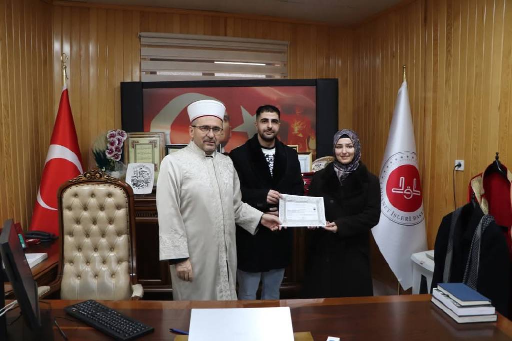 İngiliz Shona Rogers, Elazığ'da İslamiyet'i seçti