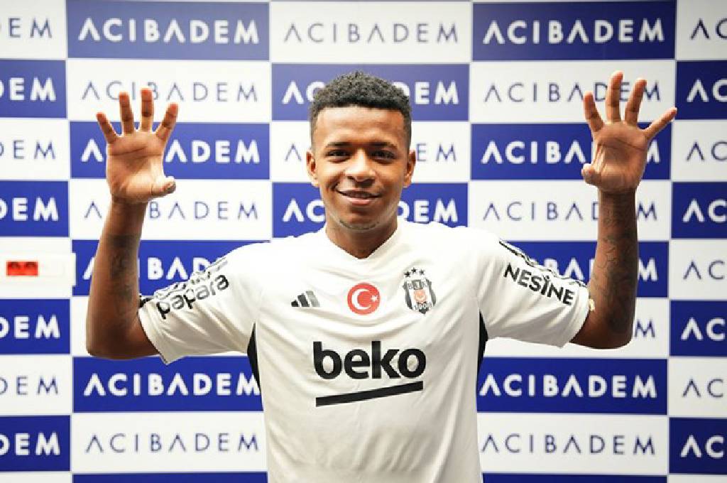 Beşiktaş’ın yeni transferi Keny Arroyo, kulübün YouTube kanalında transfer süreci ve hedefleri hakkında açıklamalarda bulundu