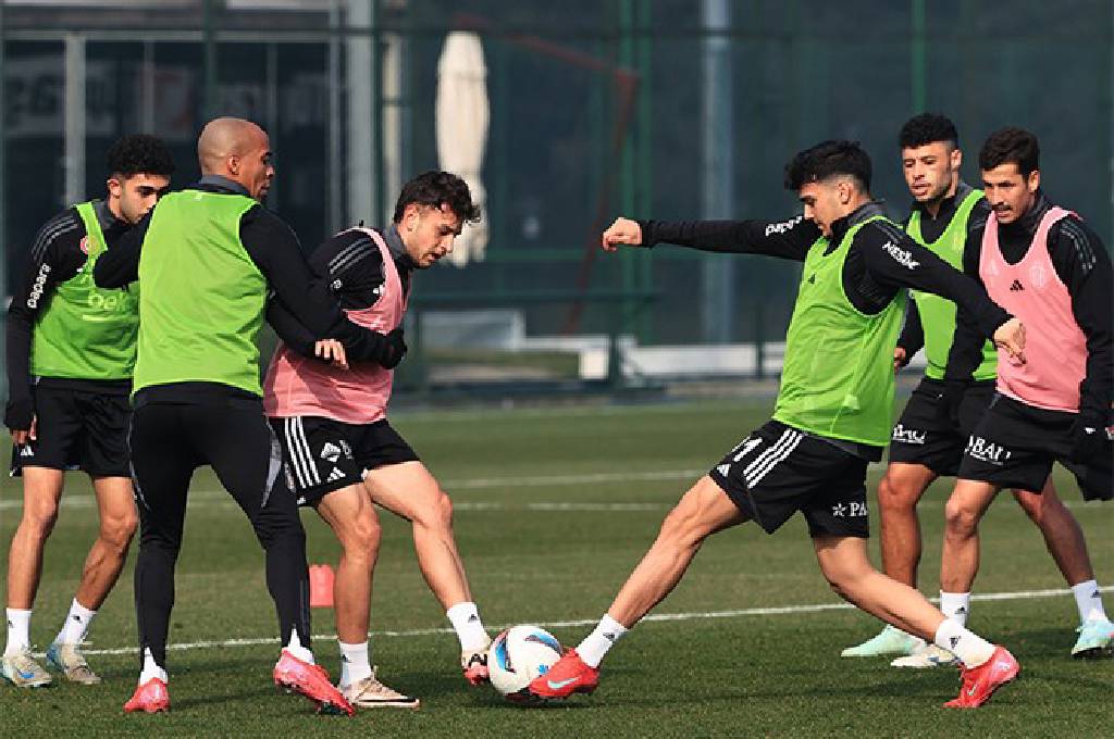 Beşiktaş, 3 futbolcunun sakatlıkları nedeniyle bugünkü antrenmanda yer almadığını duyurdu