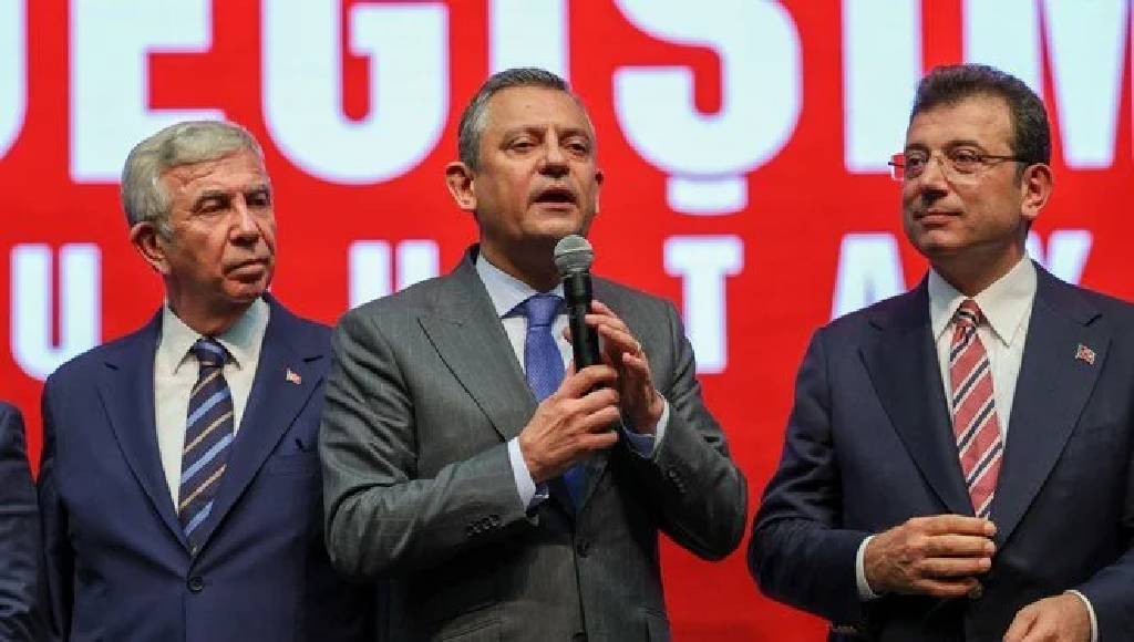 CHP'de kritik üçlü zirve! Özgür Özel, Ekrem İmamoğlu ve Mansur Yavaş bir araya geliyor...