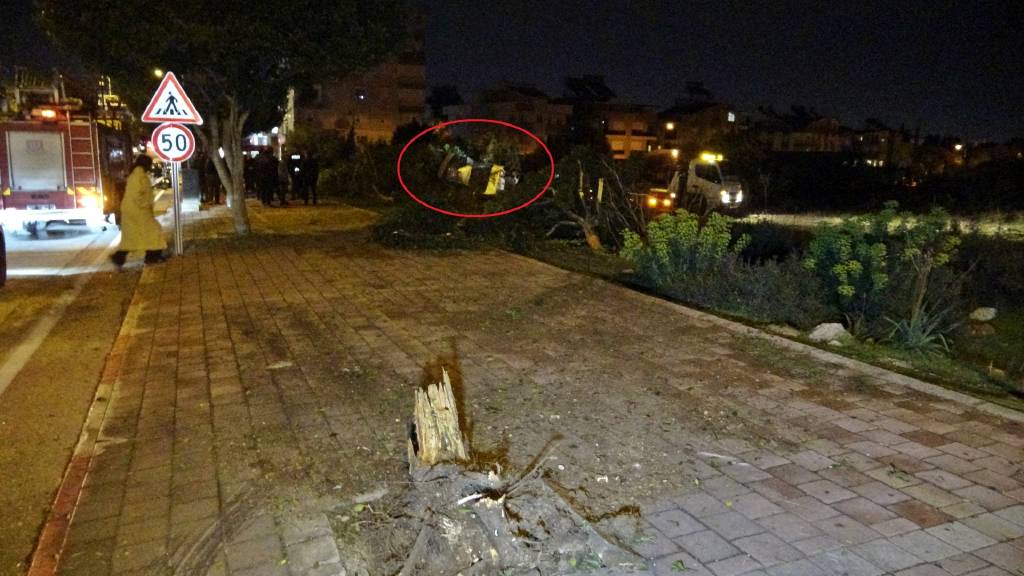 Antalya'da bahçeye uçan otomobilin sürücüsü polisten acı haber!