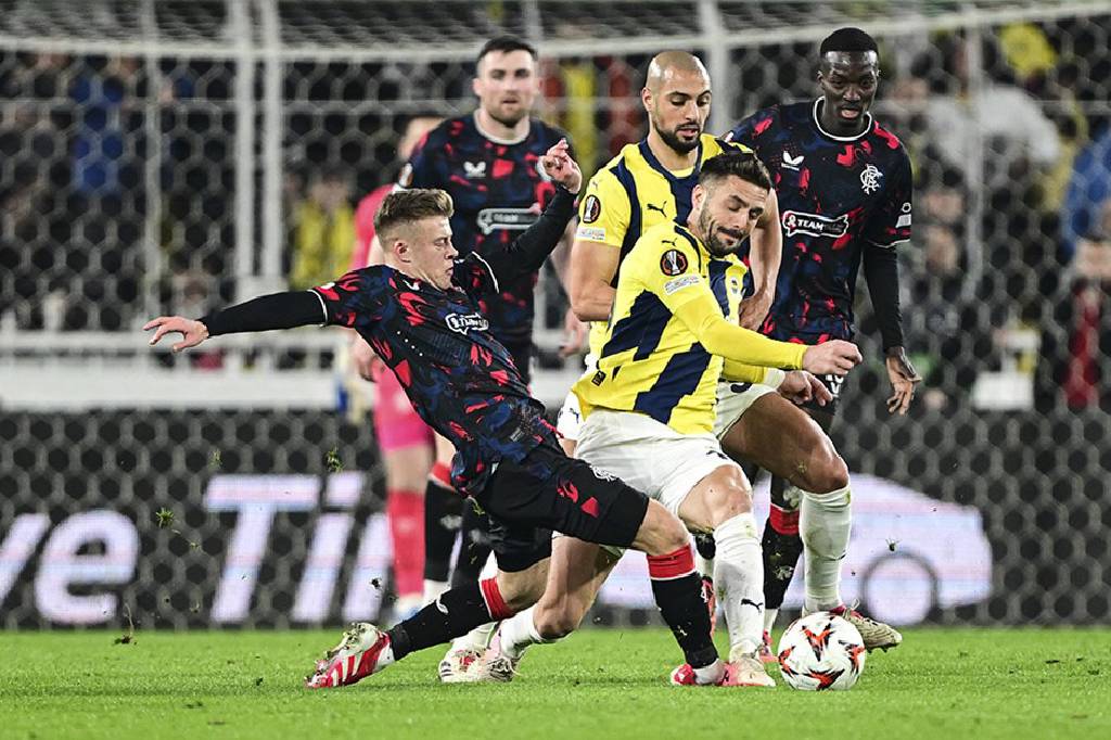 Temsilcimiz Fenerbahçe, sahasında Rangers'a 3-1 yenildi