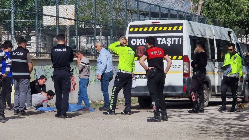 Şaka ölümle bitti! Okul servisi, öğrenciye çarptı