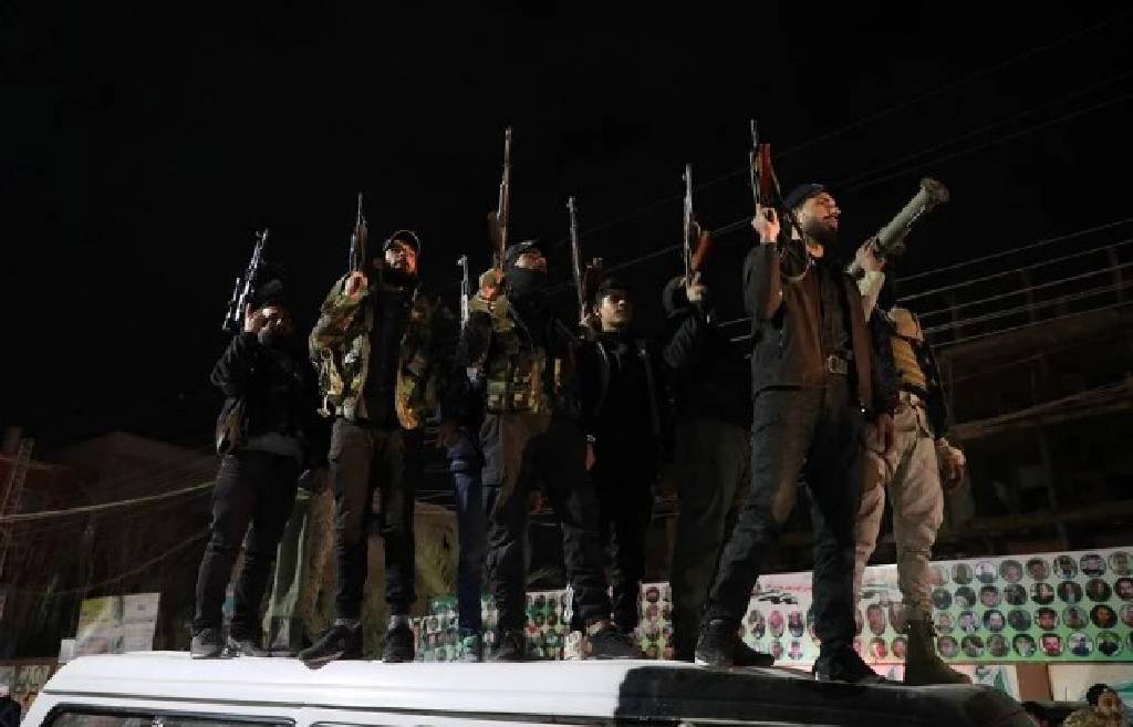 Suriye'de Esad'a bağlı güçlerle çatışma… En az 70 kişi öldü, sokağa çıkma yasağı ilan edildi!