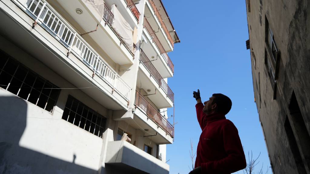 Adapazarı’nda hamile kadının ölümünde cinayet şüphesi! 1 şüpheli, dolapta yakalandı…