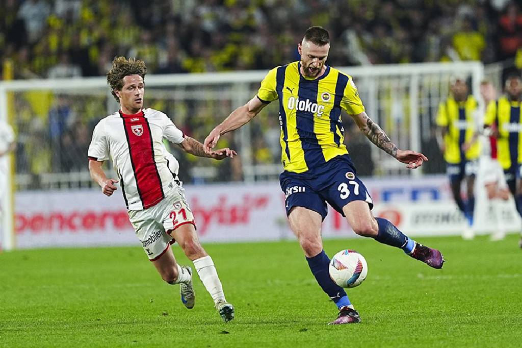 Fenerbahçe'ye şampiyonluk yarışında darbe