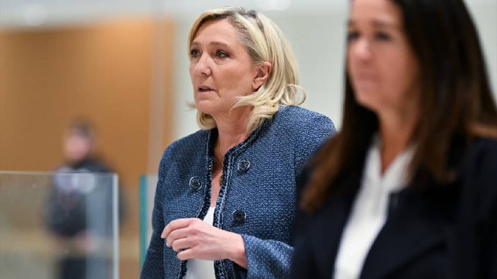 Siyasetten men edildi! Fransa'da cumhurbaşkanı adayı Le Pen yolsuzluktan suçlu bulundu