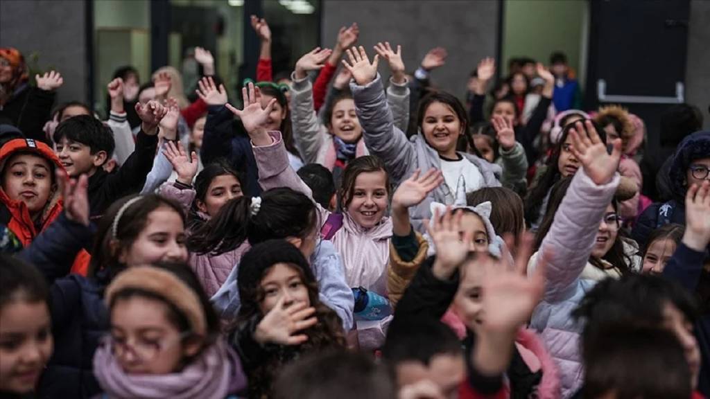 Son zil bugün çalacak! 9 günlük ara tatil başlıyor...