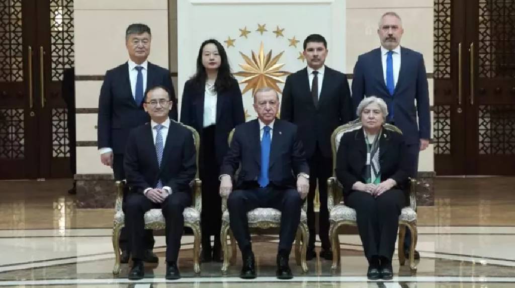 Cumhurbaşkanı Erdoğan'a, 5 ülkenin büyükelçisinden güven mektubu…