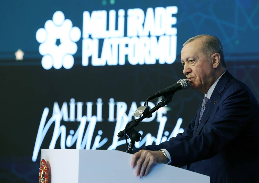 Cumhurbaşkanı Erdoğan’dan Özgür Özel’e: Siyasi mandacılık talep ediyor