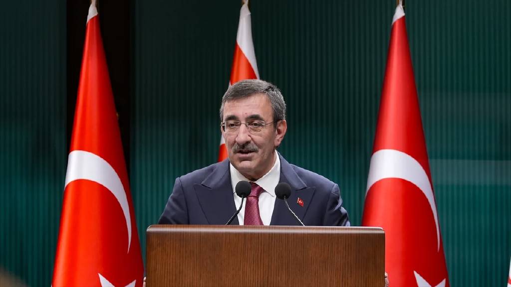 Cumhurbaşkanı Yardımcısı: Sokakları terörize etmek, hukuk devletine ihanettir