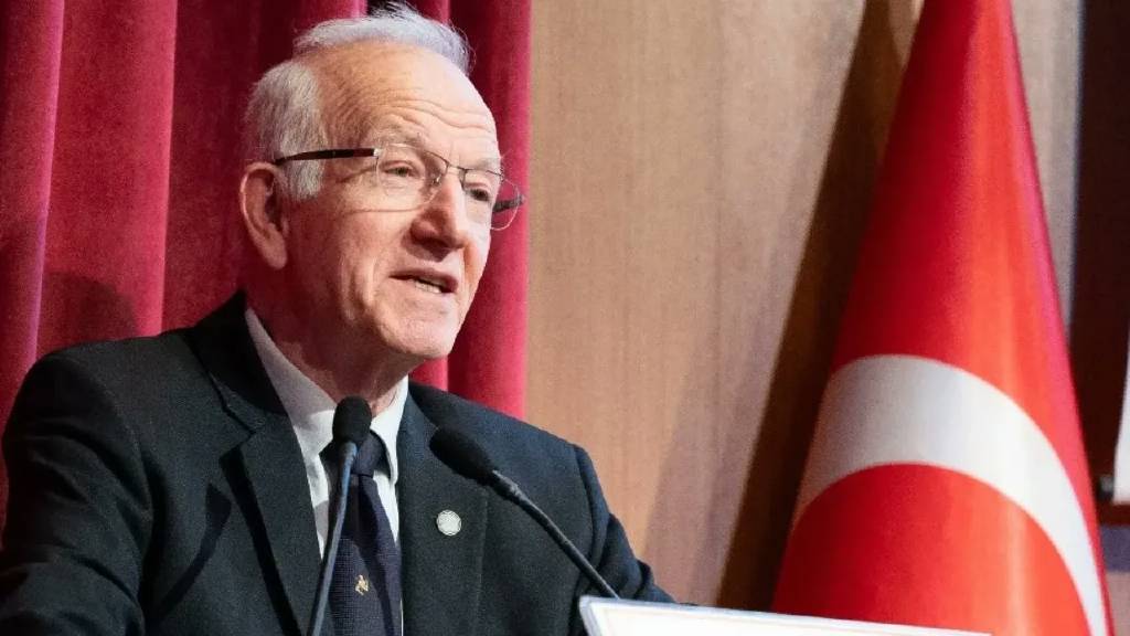 İstanbul Barosu Başkanı İbrahim Özden Kaboğlu ve yönetimi görevden alındı