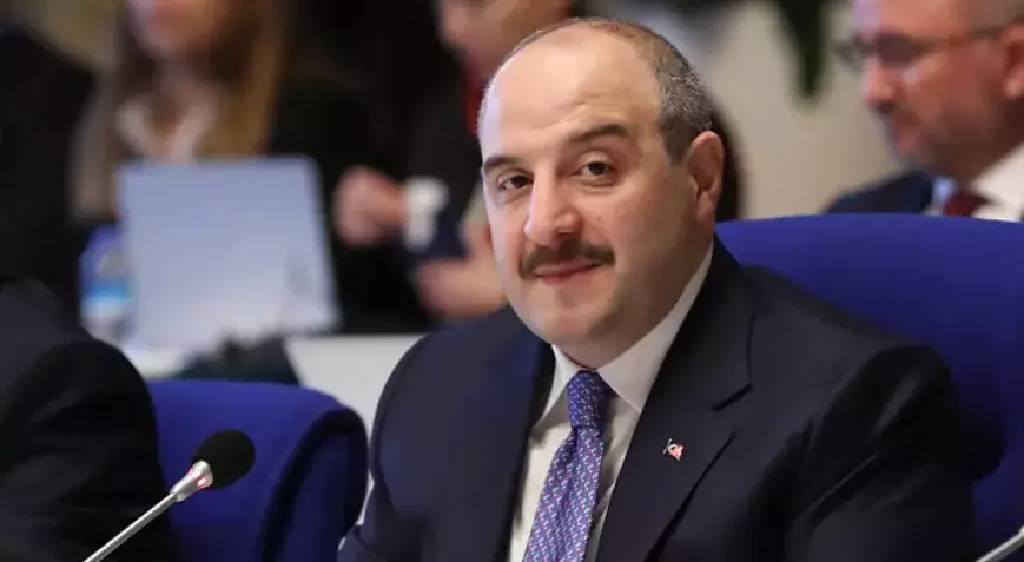 Mustafa Varank'a Ticaret Bakanlığı'ndan 'örtülü reklam' soruşturması