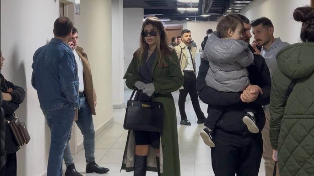 Bahar ile Nihal Candan kardeşler bir kez daha hakim karşısında! "Herkesten para isterdi"