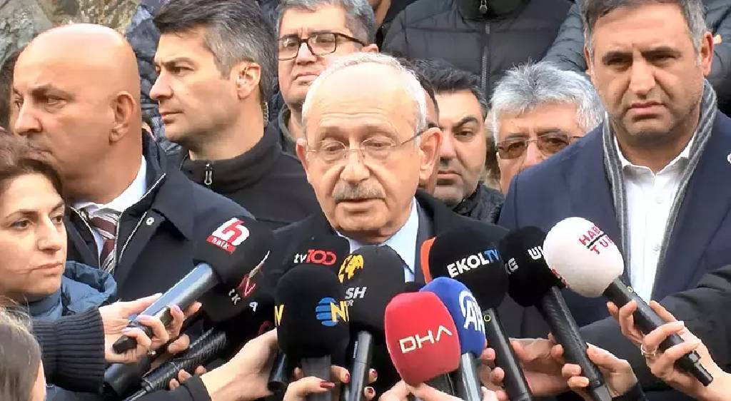 Kemal Kılıçdaroğlu, gözaltına alınan Ekrem İmamoğlu'nun evini ziyaret etti